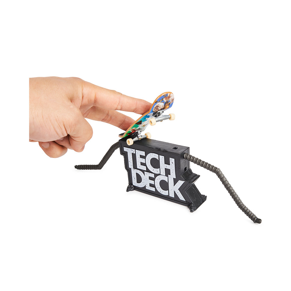 Tech Deck Versus Series Fingerboard 2-Pack with Street Obstacle and Cards