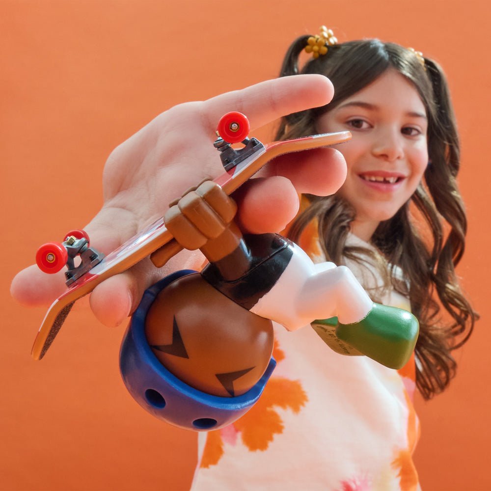 Tech Deck Sk8 Crew Exclusive Fingerboard Set with Assistant for Trick Mastery